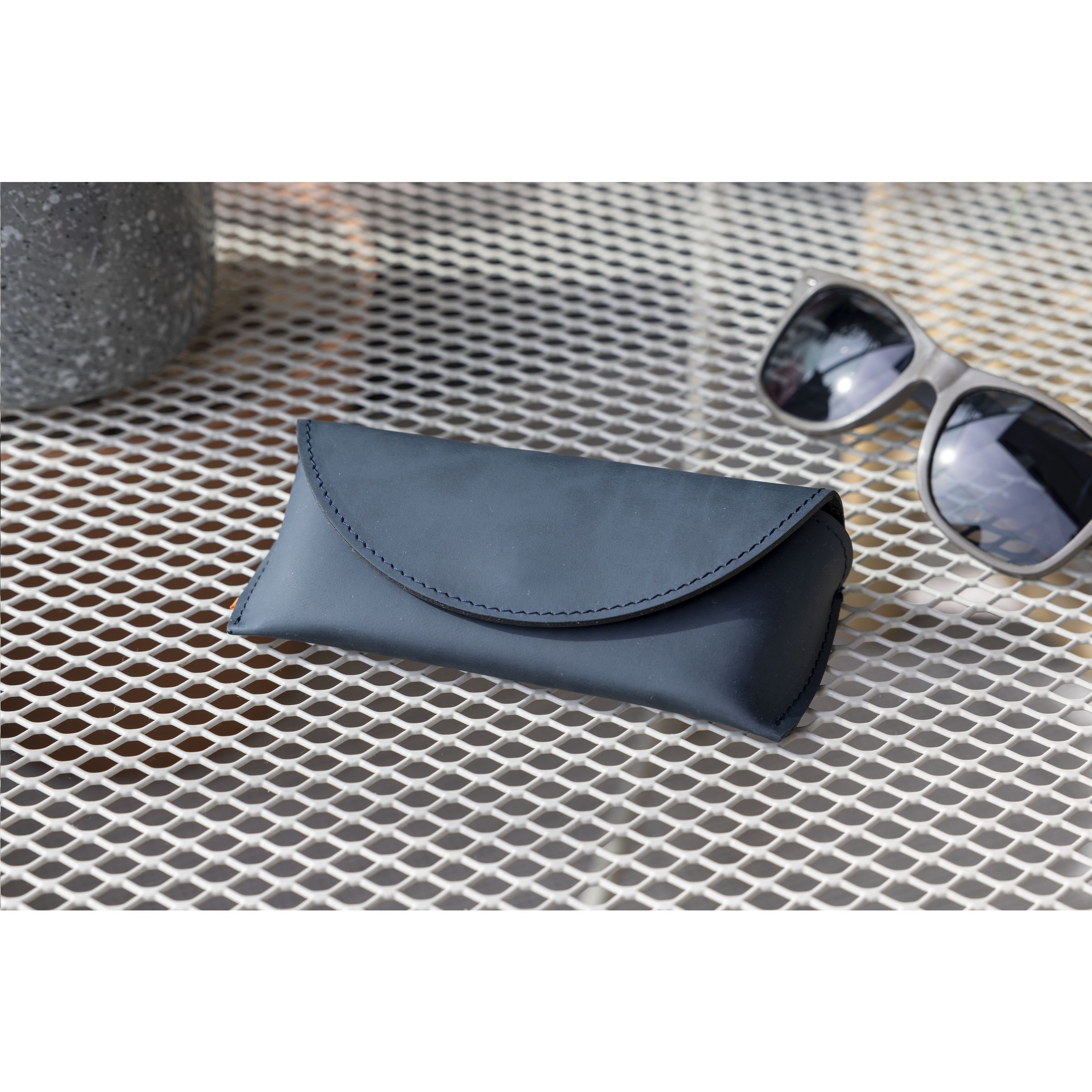 Recycled Leather Sunglasses Pouch Brillen-Etui als Werbemittel kaufen -  Farbe: Dunkelblau